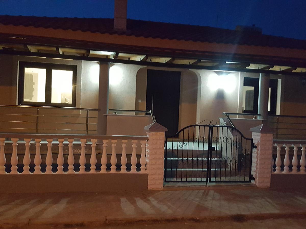 Tom's House * Nea Karvali